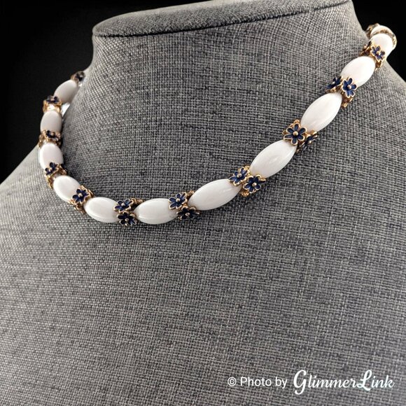 Vintage Crown Trifari Blue Enamel Floral Lucite Choker Necklace - Picture 3 of 9